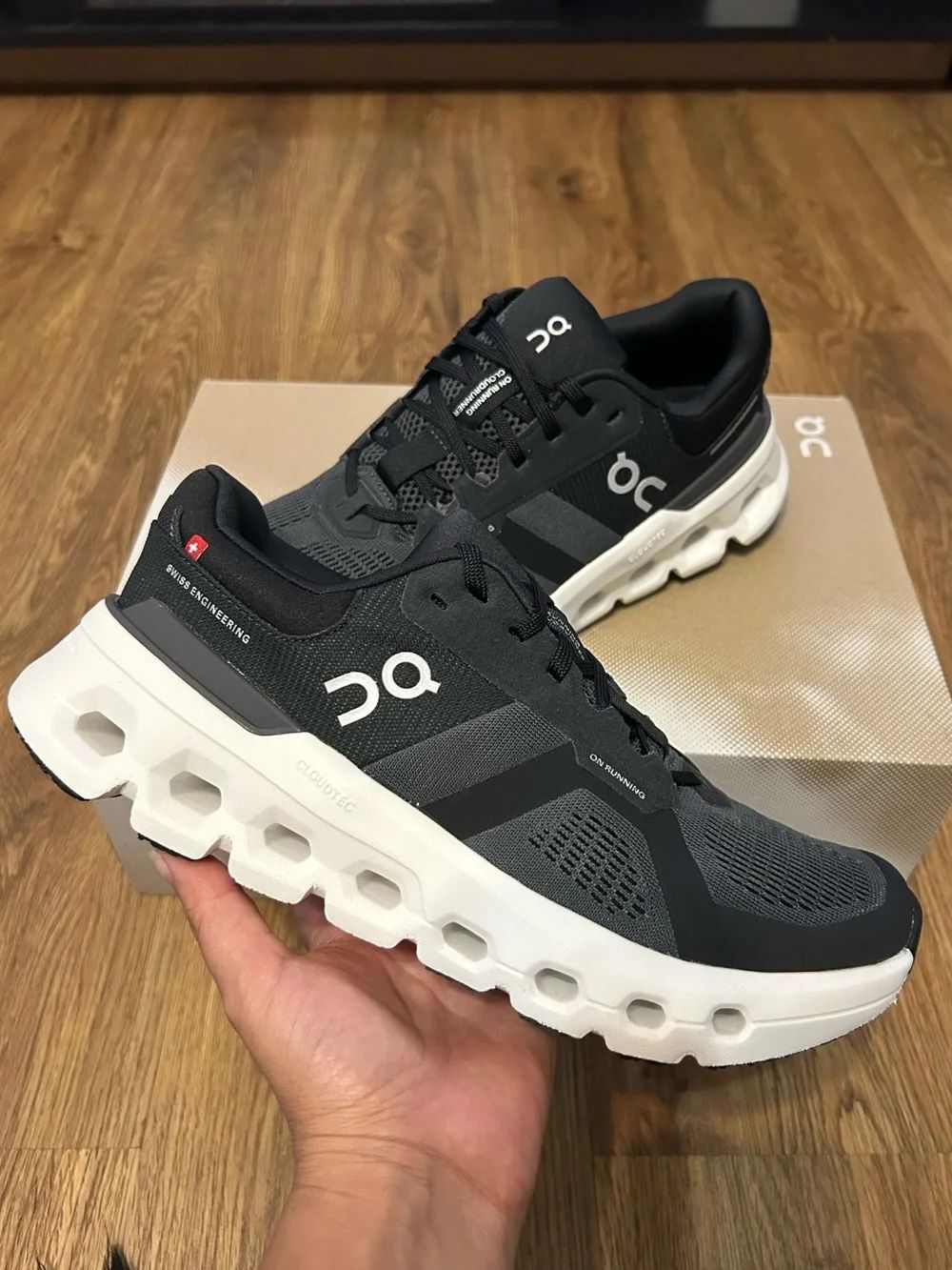 ON CLOUDRUNNER black athletic training running shoes sneakers women’s 7 new